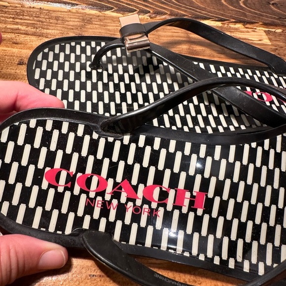 COACH Landon Black Jelly Flip Flop Sandals with Gold Bow sz: 8B - Picture 4 of 9